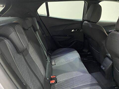 2025 Benzin Otomatik Peugeot 2008 Gümüş Gri Gürel Tasarım Aksesuar Otomotiv San. Tic. Ltd. Şti.
