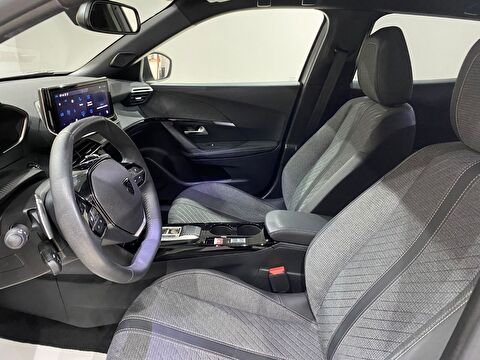 2025 Benzin Otomatik Peugeot 2008 Gümüş Gri Gürel Tasarım Aksesuar Otomotiv San. Tic. Ltd. Şti.