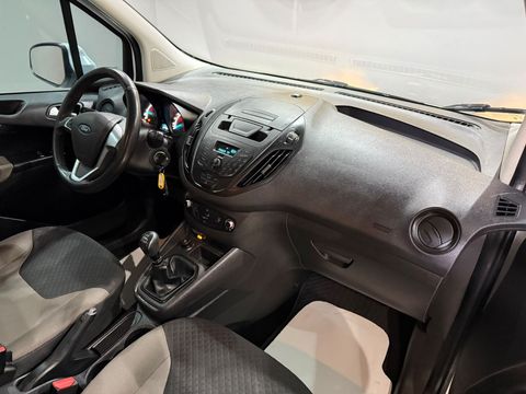 2021 Dizel Manuel Ford Tourneo Courier Beyaz Gürel Tasarım Aksesuar Otomotiv San. Tic. Ltd. Şti.