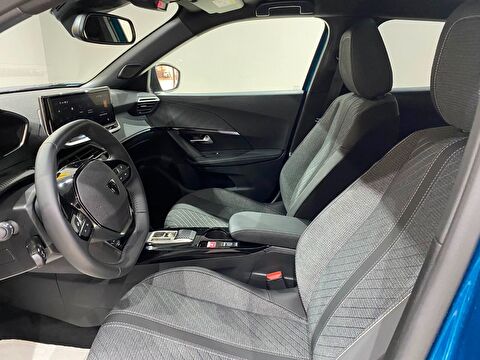 2025 Benzin Otomatik Peugeot 2008 Mavi Gürel Tasarım Aksesuar Otomotiv San. Tic. Ltd. Şti.
