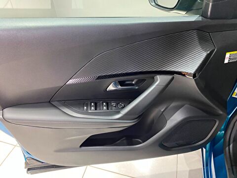 2025 Benzin Otomatik Peugeot 2008 Mavi Gürel Tasarım Aksesuar Otomotiv San. Tic. Ltd. Şti.