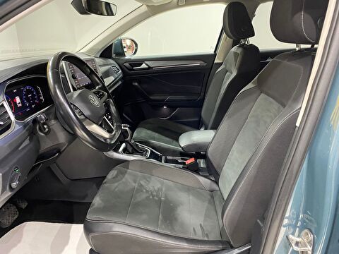 2022 Benzin Otomatik Volkswagen T-Roc Mavi Gürel Tasarım Aksesuar Otomotiv San. Tic. Ltd. Şti.