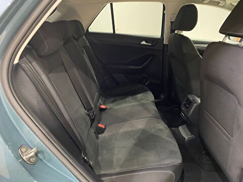 2022 Benzin Otomatik Volkswagen T-Roc Mavi Gürel Tasarım Aksesuar Otomotiv San. Tic. Ltd. Şti.