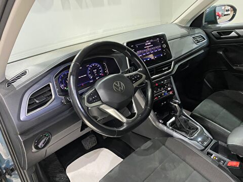 2022 Benzin Otomatik Volkswagen T-Roc Mavi Gürel Tasarım Aksesuar Otomotiv San. Tic. Ltd. Şti.