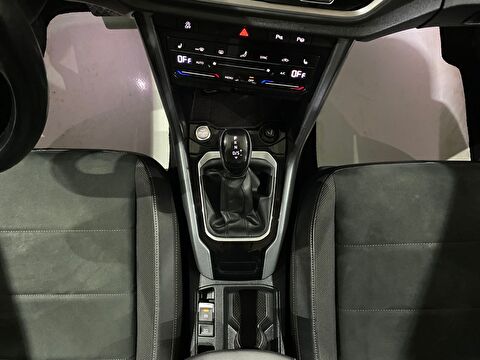 2022 Benzin Otomatik Volkswagen T-Roc Mavi Gürel Tasarım Aksesuar Otomotiv San. Tic. Ltd. Şti.