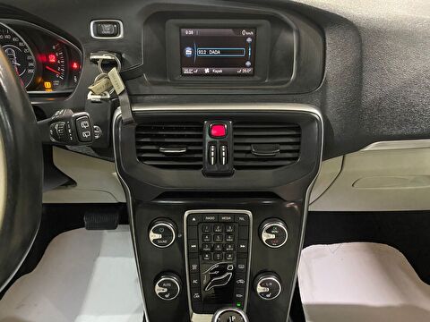 2018 Benzin Otomatik Volvo V40 Beyaz Gürel Tasarım Aksesuar Otomotiv San. Tic. Ltd. Şti.