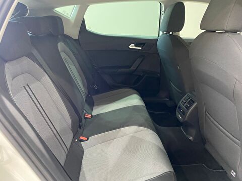 2024 MHEV Otomatik Seat Leon Beyaz Gürel Tasarım Aksesuar Otomotiv San. Tic. Ltd. Şti.