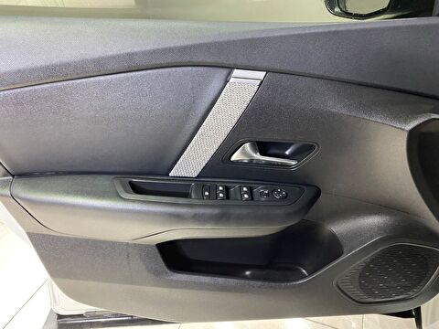 2023 Benzin Otomatik Citroen C4 Beyaz Gürel Tasarım Aksesuar Otomotiv San. Tic. Ltd. Şti.