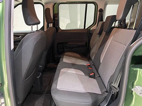 2024 Dizel Manuel Ford Tourneo Courier Yeşil Gürel Tasarım Aksesuar Otomotiv San. Tic. Ltd. Şti.