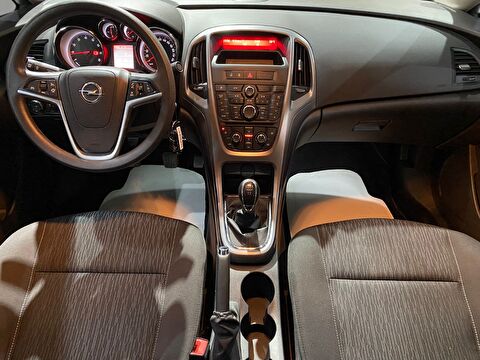2018 Benzin Manuel Opel Astra Beyaz Gürel Tasarım Aksesuar Otomotiv San. Tic. Ltd. Şti.
