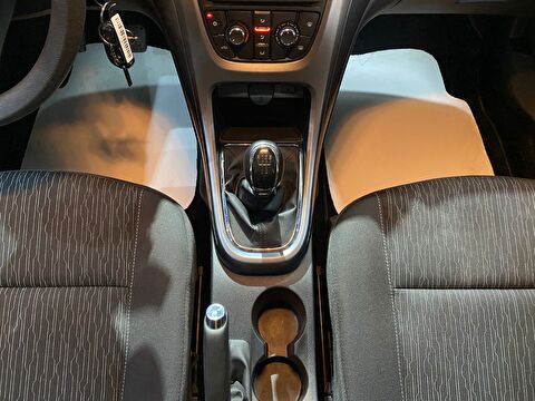 2018 Benzin Manuel Opel Astra Beyaz Gürel Tasarım Aksesuar Otomotiv San. Tic. Ltd. Şti.