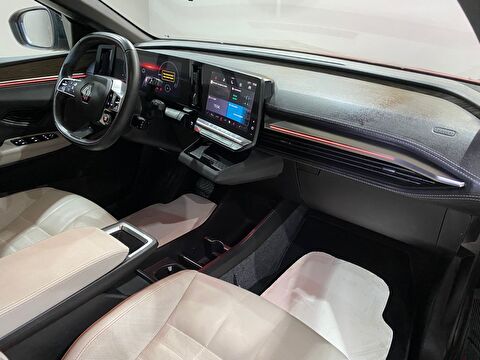 2024 Elektrik Otomatik Renault Megane E-Tech Kırmızı Gürel Tasarım Aksesuar Otomotiv San. Tic. Ltd. Şti.