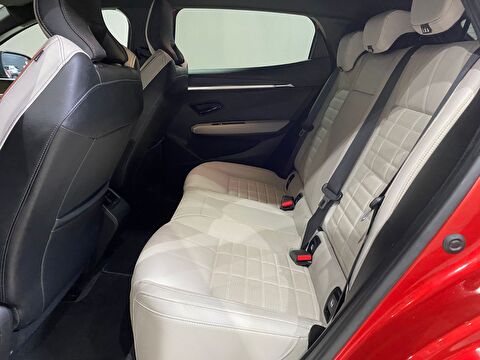 2024 Elektrik Otomatik Renault Megane E-Tech Kırmızı Gürel Tasarım Aksesuar Otomotiv San. Tic. Ltd. Şti.