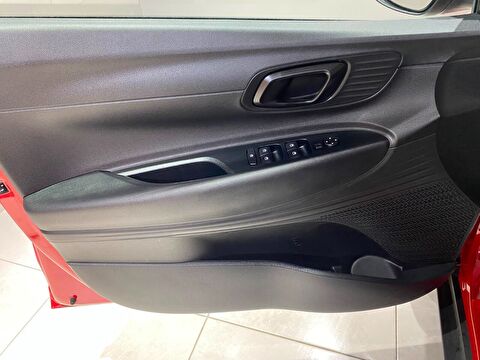 2025 Benzin Otomatik Hyundai Bayon Kırmızı Gürel Tasarım Aksesuar Otomotiv San. Tic. Ltd. Şti.
