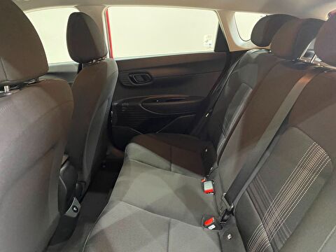 2025 Benzin Otomatik Hyundai Bayon Kırmızı Gürel Tasarım Aksesuar Otomotiv San. Tic. Ltd. Şti.