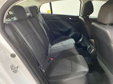 2022 Benzin Otomatik Renault Megane Beyaz Gürel Tasarım Aksesuar Otomotiv San. Tic. Ltd. Şti.