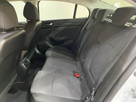 2022 Benzin Otomatik Renault Megane Beyaz Gürel Tasarım Aksesuar Otomotiv San. Tic. Ltd. Şti.