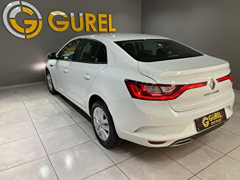 2022 Benzin Otomatik Renault Megane Beyaz Gürel Tasarım Aksesuar Otomotiv San. Tic. Ltd. Şti.