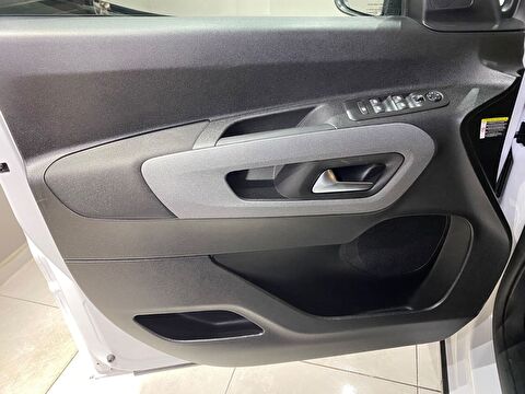 2026 Dizel Otomatik Peugeot Rifter Beyaz Gürel Tasarım Aksesuar Otomotiv San. Tic. Ltd. Şti.