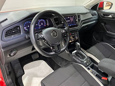 2020 Benzin Otomatik Volkswagen T-Roc Kırmızı Gürel Tasarım Aksesuar Otomotiv San. Tic. Ltd. Şti.