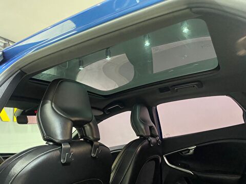 2016 Benzin Otomatik Volvo V40 Mavi Gürel Tasarım Aksesuar Otomotiv San. Tic. Ltd. Şti.