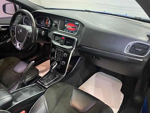 2016 Benzin Otomatik Volvo V40 Mavi Gürel Tasarım Aksesuar Otomotiv San. Tic. Ltd. Şti.