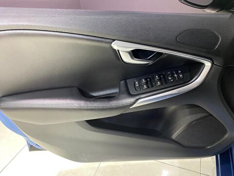 2016 Benzin Otomatik Volvo V40 Mavi Gürel Tasarım Aksesuar Otomotiv San. Tic. Ltd. Şti.