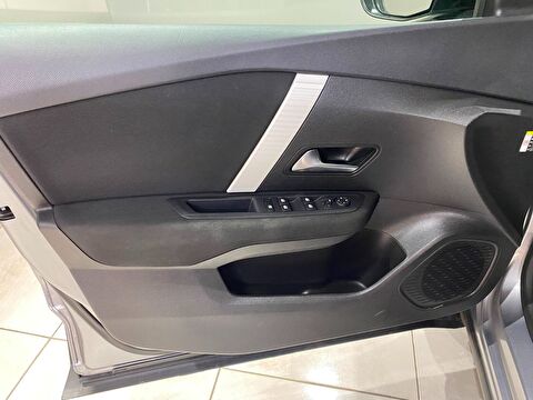 2023 Benzin Otomatik Citroen C4 X Gri Gürel Tasarım Aksesuar Otomotiv San. Tic. Ltd. Şti.