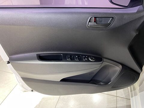 2017 Benzin Otomatik Hyundai i10 Beyaz Gürel Tasarım Aksesuar Otomotiv San. Tic. Ltd. Şti.