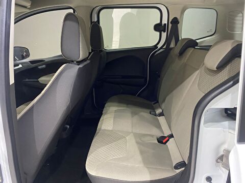 TaksitliOto.Net | 2.El Ford Tourneo Courier Kombi 1.5 TDCI Titanium | Manuel & Dizel | Beyaz | İzmir.2el 2022 Dizel Manuel Ford Tourneo Courier Beyaz Gürel Tasarım Aksesuar Otomotiv San. Tic. Ltd. Şti.