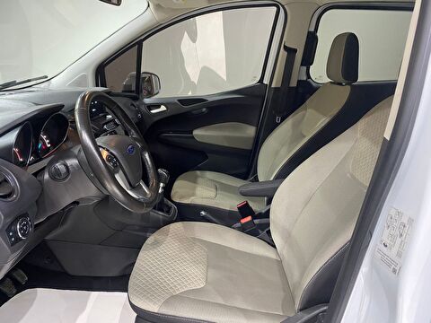 TaksitliOto.Net | 2.El Ford Tourneo Courier Kombi 1.5 TDCI Titanium | Manuel & Dizel | Beyaz | İzmir.2el 2022 Dizel Manuel Ford Tourneo Courier Beyaz Gürel Tasarım Aksesuar Otomotiv San. Tic. Ltd. Şti.
