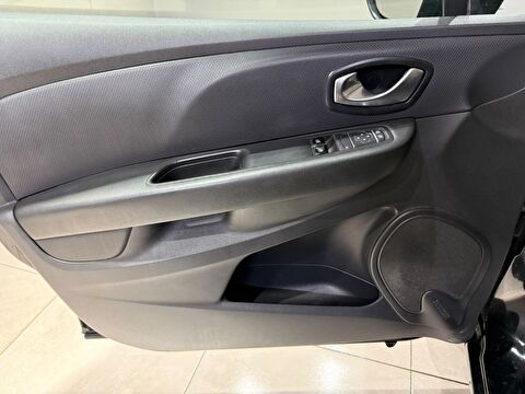 2017 Dizel Manuel Renault Clio Siyah Gürel Tasarım Aksesuar Otomotiv San. Tic. Ltd. Şti.