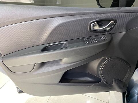 2018 Benzin Manuel Renault Clio Gri Gürel Tasarım Aksesuar Otomotiv San. Tic. Ltd. Şti.