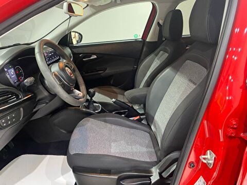 2021 Benzin Manuel Fiat Egea Kırmızı Gürel Tasarım Aksesuar Otomotiv San. Tic. Ltd. Şti.