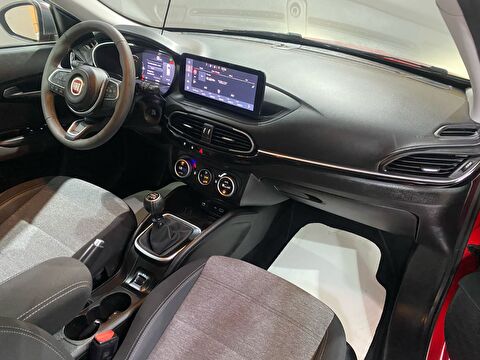 2021 Benzin Manuel Fiat Egea Kırmızı Gürel Tasarım Aksesuar Otomotiv San. Tic. Ltd. Şti.