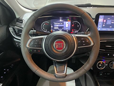 2021 Benzin Manuel Fiat Egea Kırmızı Gürel Tasarım Aksesuar Otomotiv San. Tic. Ltd. Şti.
