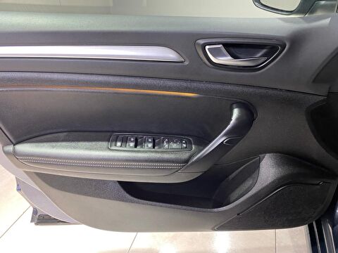 2023 Benzin Otomatik Renault Megane Gri Gürel Tasarım Aksesuar Otomotiv San. Tic. Ltd. Şti.