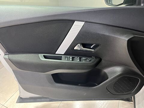 2023 Benzin Otomatik Citroen C4 X Beyaz Gürel Tasarım Aksesuar Otomotiv San. Tic. Ltd. Şti.