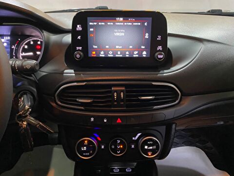 2022 Benzin Manuel Fiat Egea Cross Turuncu Gürel Tasarım Aksesuar Otomotiv San. Tic. Ltd. Şti.