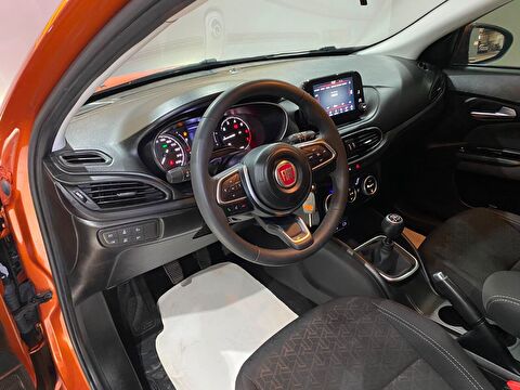 2022 Benzin Manuel Fiat Egea Cross Turuncu Gürel Tasarım Aksesuar Otomotiv San. Tic. Ltd. Şti.