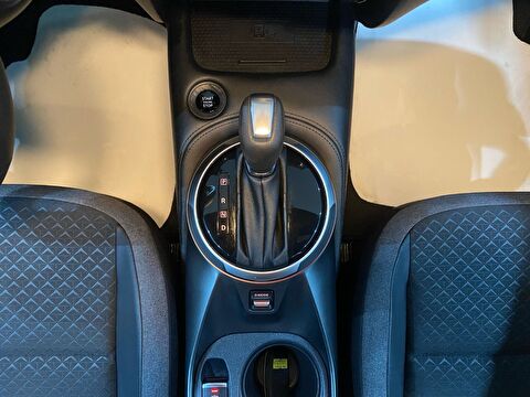 2024 Benzin Otomatik Nissan Juke Kırmızı Gürel Tasarım Aksesuar Otomotiv San. Tic. Ltd. Şti.