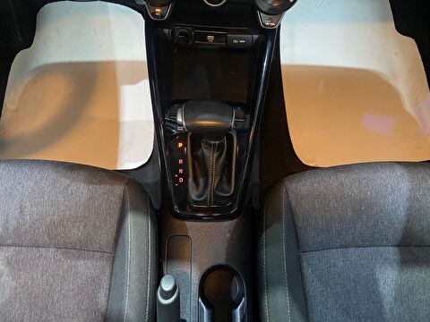 2022 Benzin Otomatik Kia Stonic Mavi Gürel Tasarım Aksesuar Otomotiv San. Tic. Ltd. Şti.