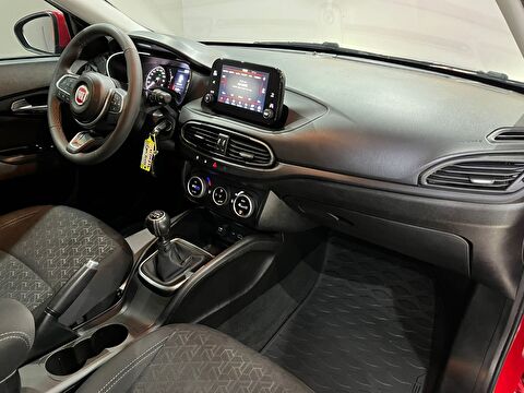 2021 Benzin Manuel Fiat Egea Kırmızı Gürel Tasarım Aksesuar Otomotiv San. Tic. Ltd. Şti.