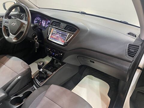 2017 Benzin Manuel Hyundai i20 Beyaz Gürel Tasarım Aksesuar Otomotiv San. Tic. Ltd. Şti.