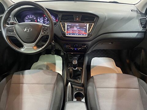 2017 Benzin Manuel Hyundai i20 Beyaz Gürel Tasarım Aksesuar Otomotiv San. Tic. Ltd. Şti.