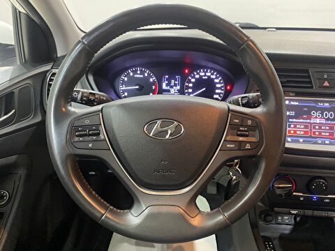 2017 Benzin Manuel Hyundai i20 Beyaz Gürel Tasarım Aksesuar Otomotiv San. Tic. Ltd. Şti.