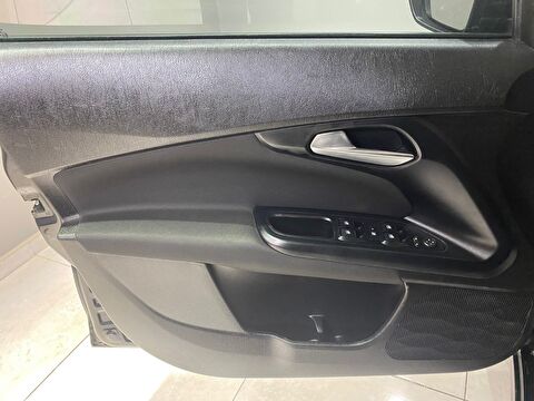 2021 Benzin Manuel Fiat Egea Siyah Gürel Tasarım Aksesuar Otomotiv San. Tic. Ltd. Şti.