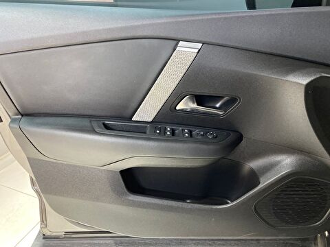 2024 Benzin Otomatik Citroen C4 X Gri Gürel Tasarım Aksesuar Otomotiv San. Tic. Ltd. Şti.