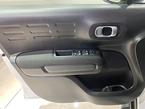 2022 Benzin Otomatik Citroen C3 AirCross Beyaz Gürel Tasarım Aksesuar Otomotiv San. Tic. Ltd. Şti.