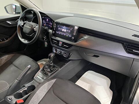 2025 Benzin Otomatik Skoda Scala Gümüş Gri Gürel Tasarım Aksesuar Otomotiv San. Tic. Ltd. Şti.